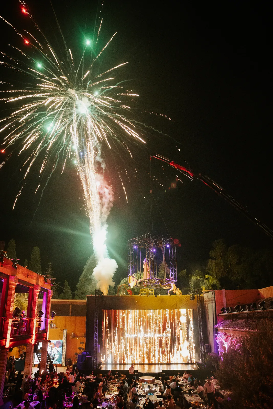 Fuegos artificiales sobre el escenario de LØV Marbella